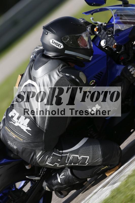 /53 16.09.2025 Track Day Domi Aegerter ADR/Gruppe rot/backside
